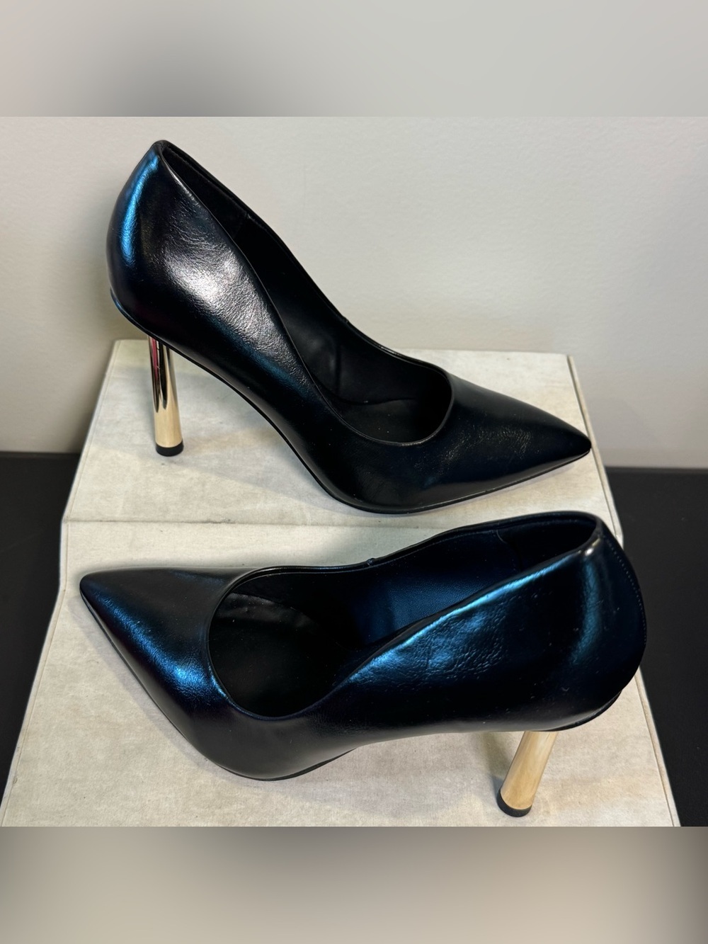 Call It Spring Black Pointed Toe Pumps w Metallic Gold Cylindrical Heel, size 9 - Picture 2 of 7